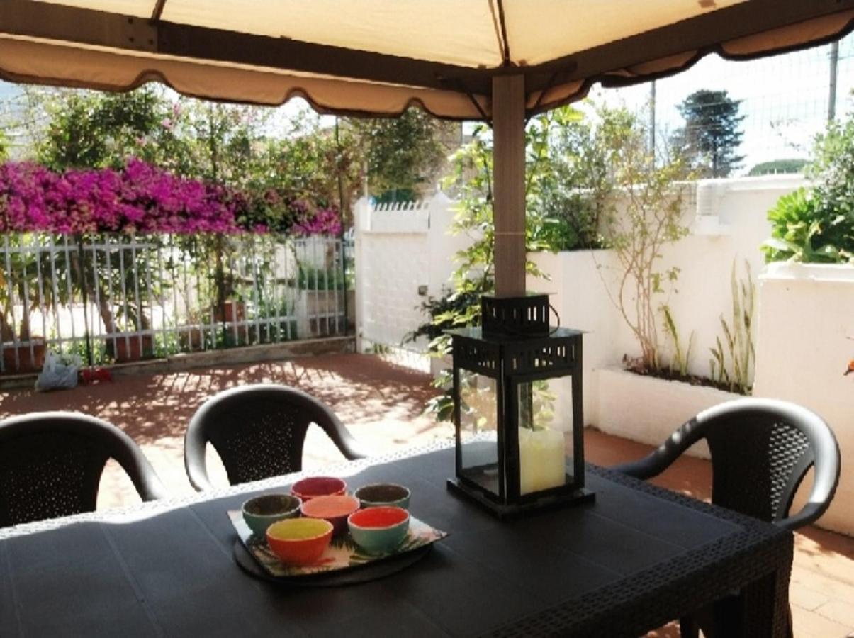 Villa Coral Mondello Palermo Bagian luar foto